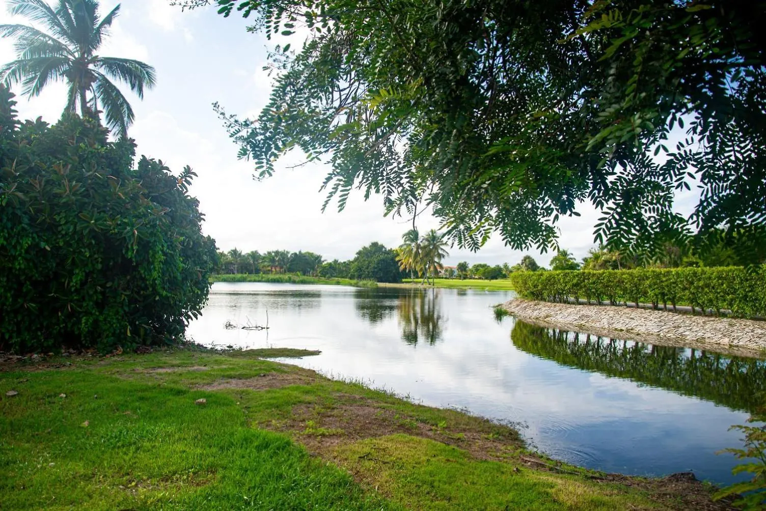 Beautiful 2-Bedroom Apartment In Cocotal With Amazing Lake Views And Pools Punta Cana 0*,  Dominikana