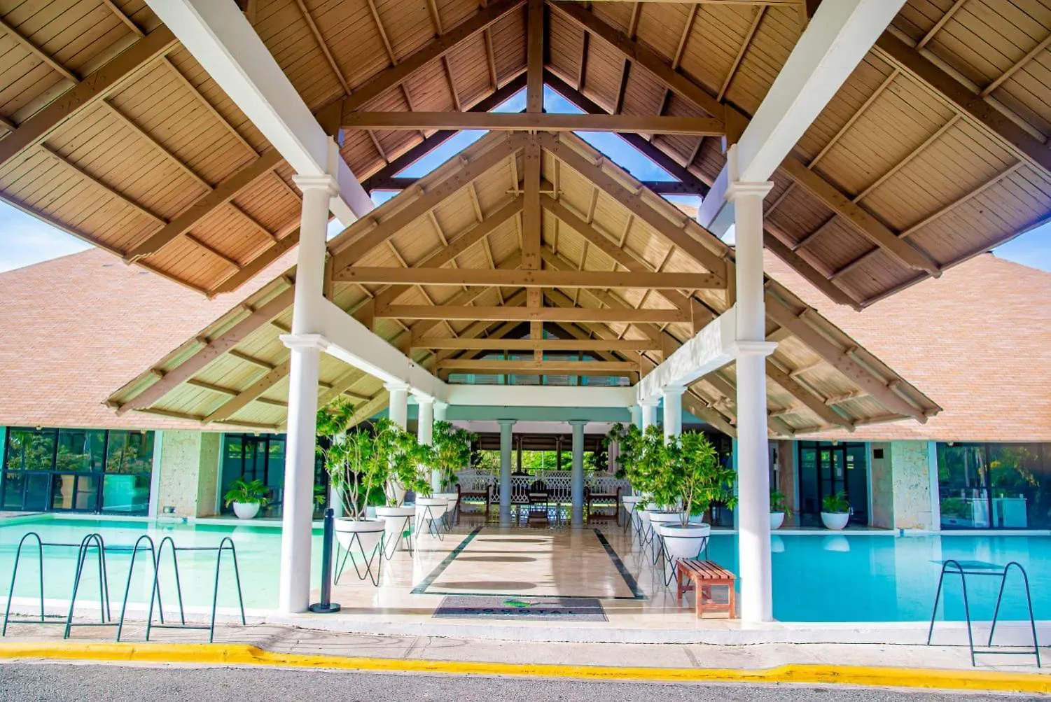 Beautiful 2-Bedroom Apartment In Cocotal With Amazing Lake Views And Pools Punta Cana